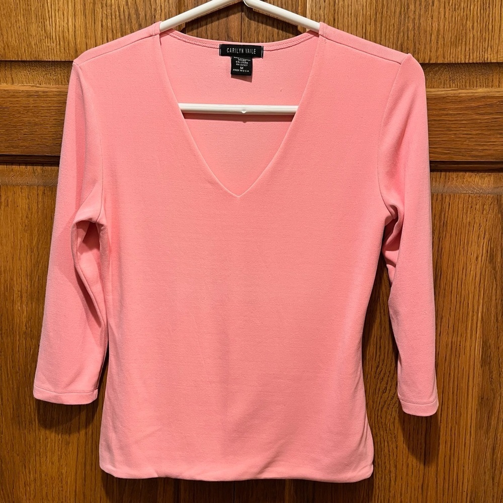 Carilyn Vaile Vibrant Pink Stretchy V-Neck 3/4 Sleeves Top - Size Medium